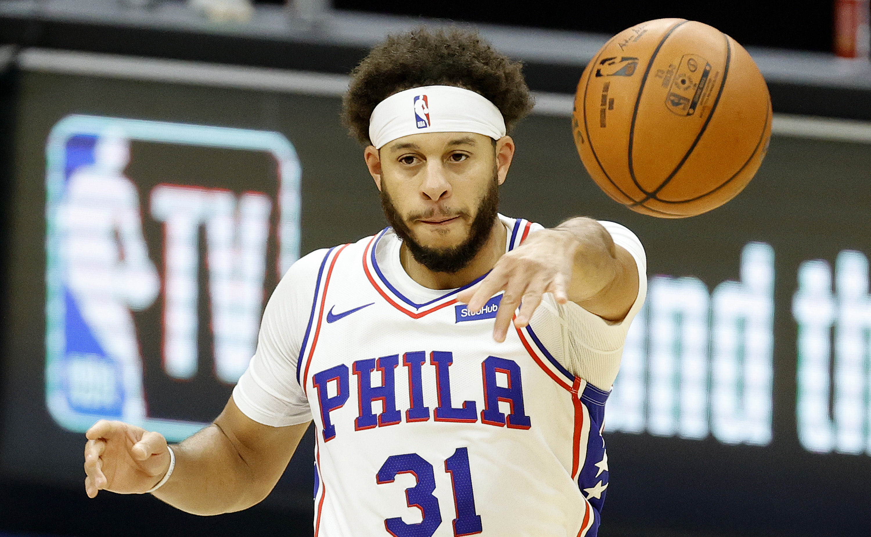 76ers guard Seth Curry