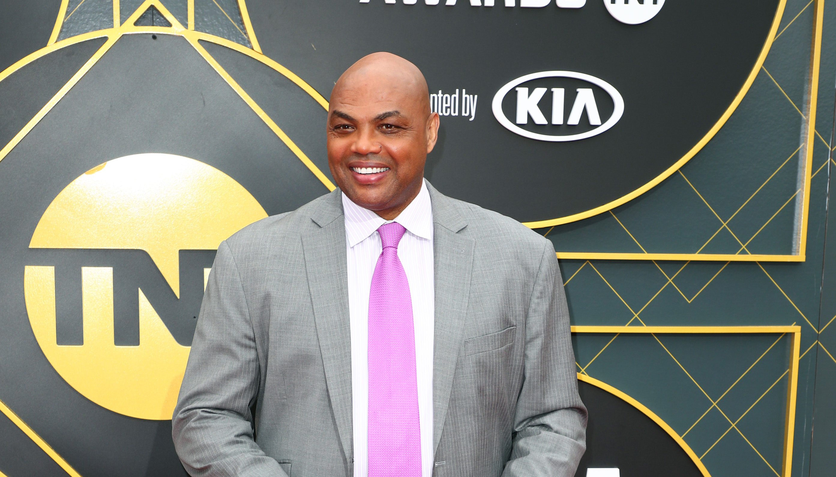 how much money is charles barkley worth - Ilustrasi 3