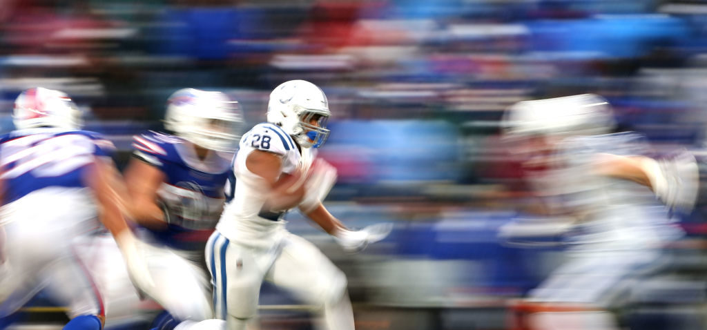 Taylor runs up the score with 5 TDs; Colts beat Bills 41-15