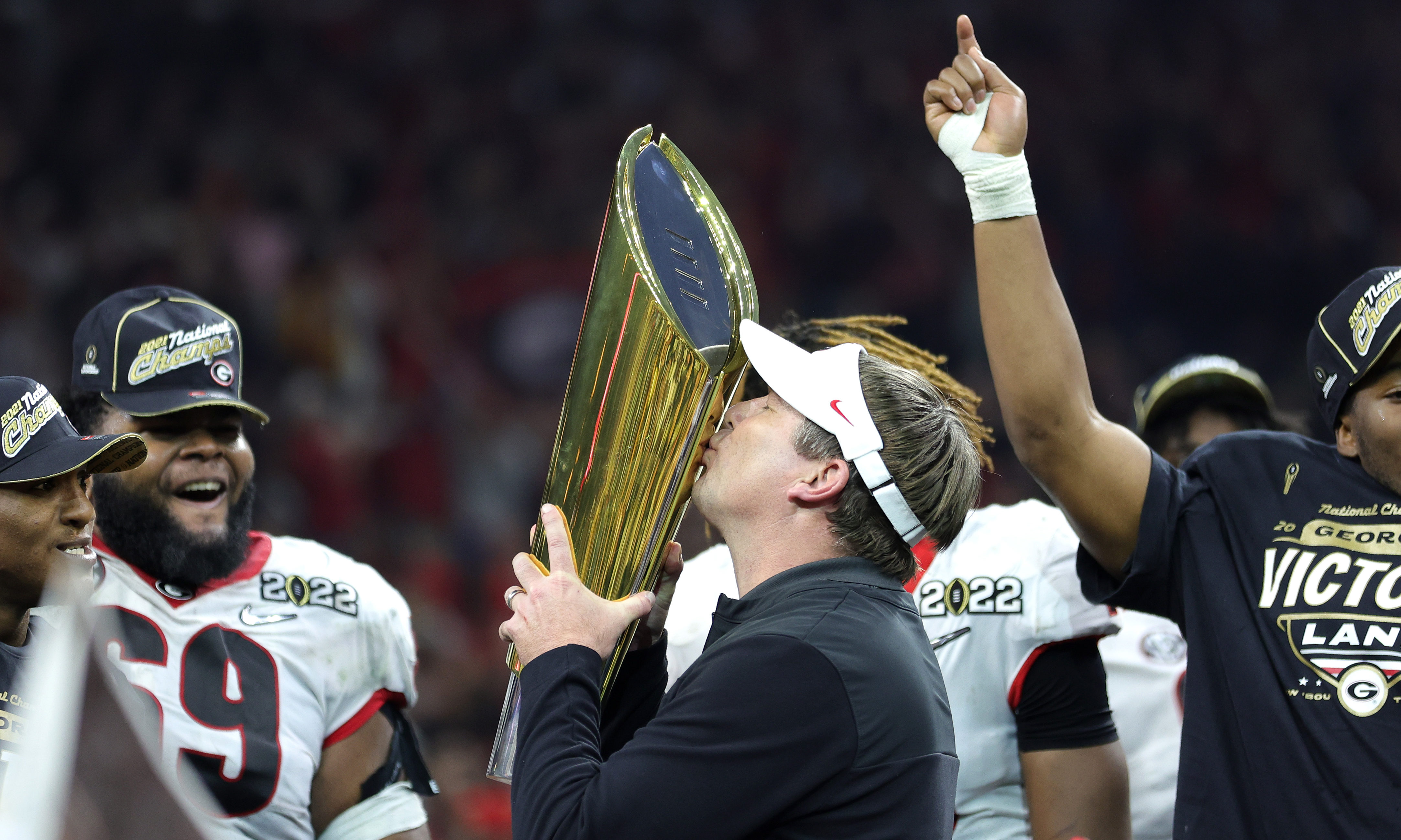 2022 College Football National Championship: Stetson Bennett rallies Georgia  past Alabama, wins first national title since 1980 - The Athletic