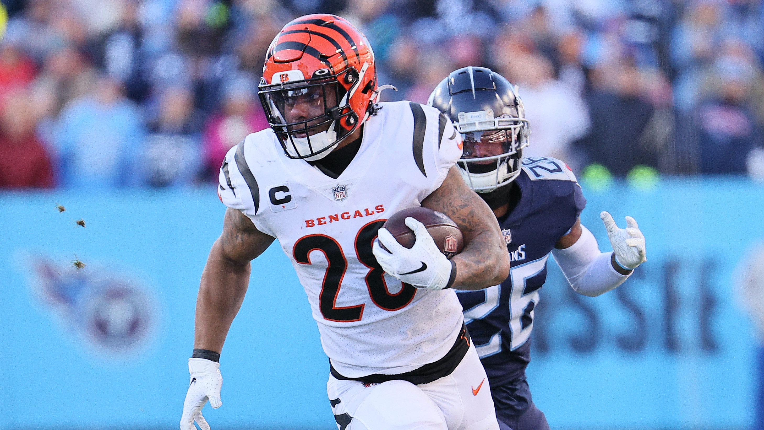 The Bengals signed HB Joe Mixon to a four-year contract extension through  the 2024 season.