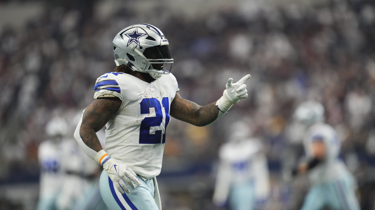 Cowboys' Ezekiel Elliott signs $90m extension to become NFL's