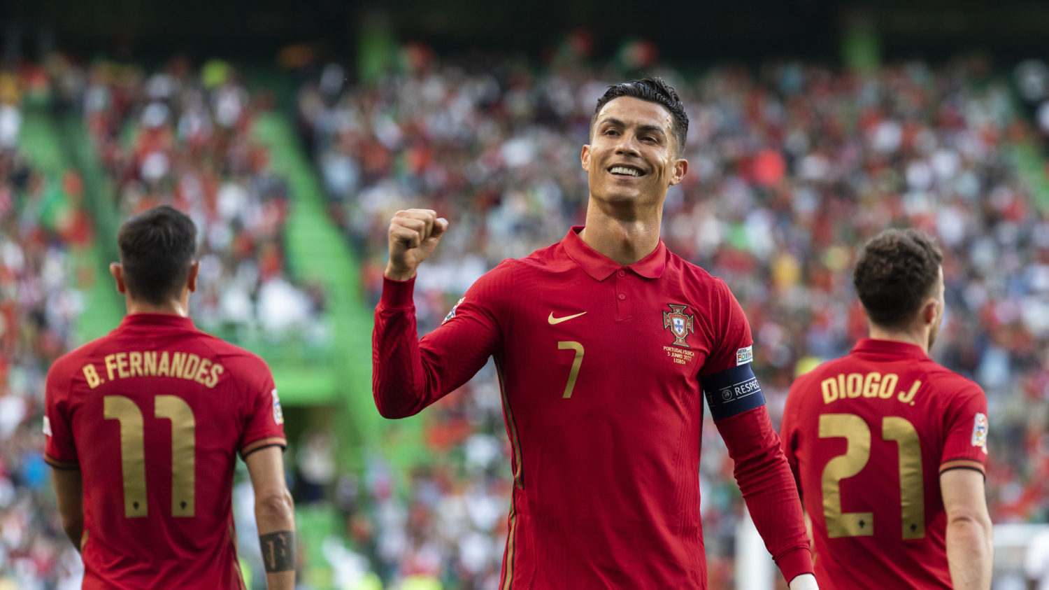 Cristiano Ronaldo Manchester United Jersey Number, Salary in Rupees,  Contract Details - myKhel