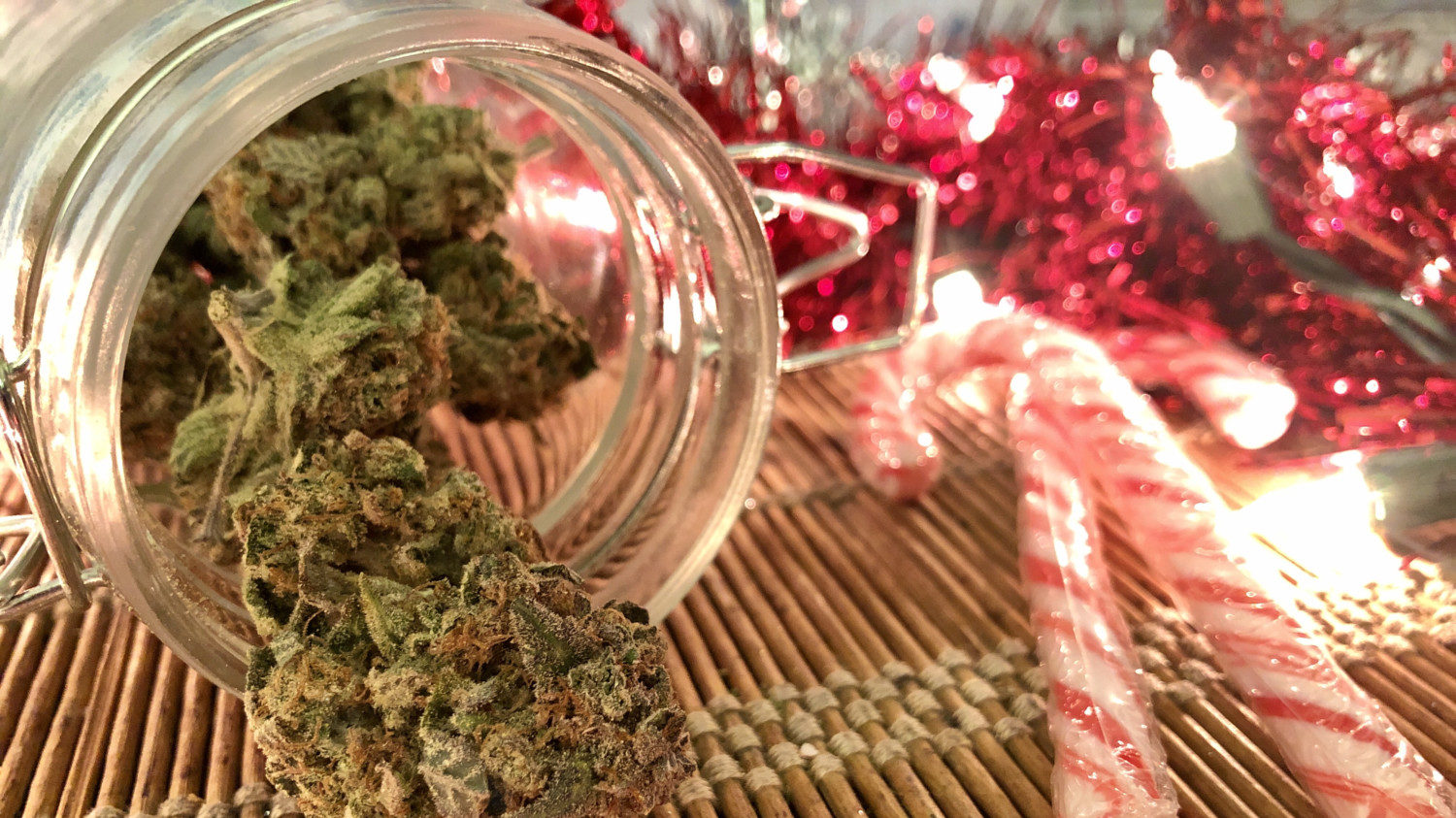 The 16 Best Holiday Gifts for Cannabis Lovers in 2022 - Boardroom