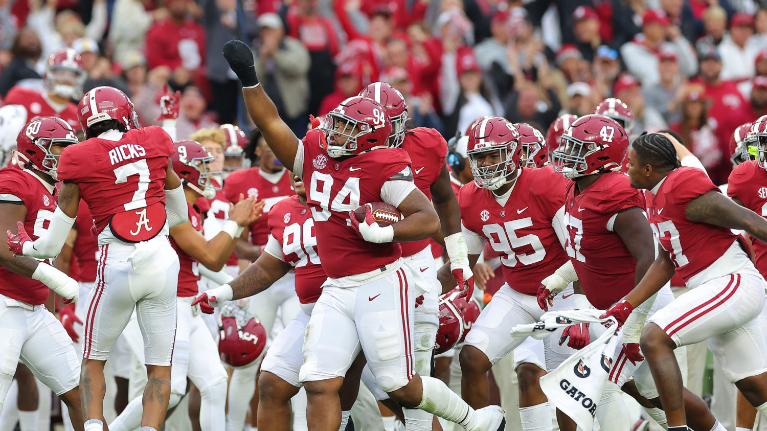 College football betting guide: Trends to consider before making picks,  predictions for the 2022 season 