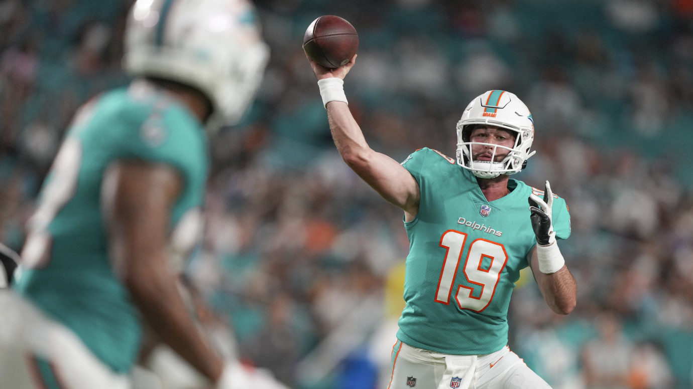 Dolphins rookie QB Skylar Thompson gets his first NFL start