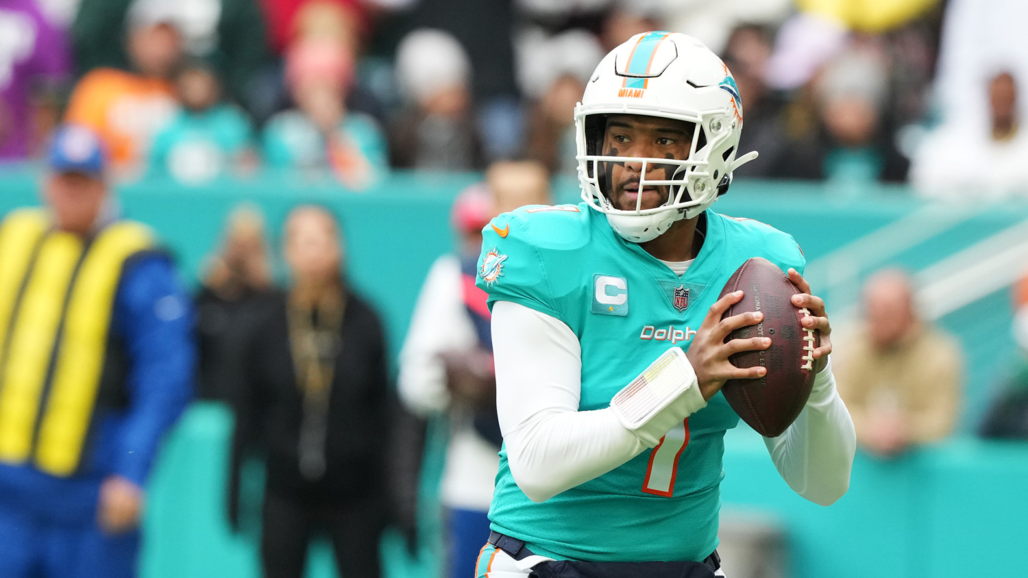 Miami Dolphins: 3 early free agent targets for the 2022 NFL offseason