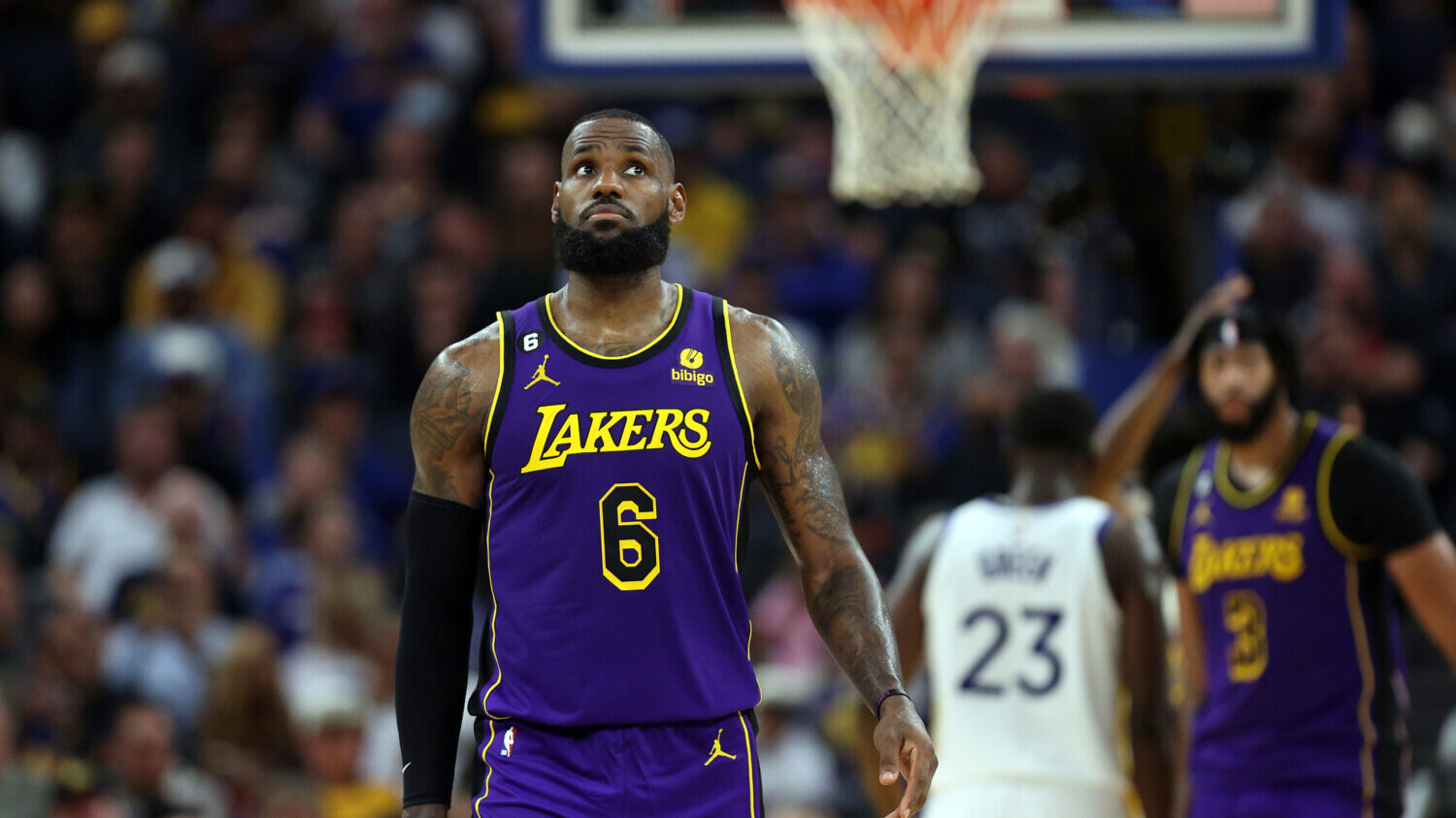 LeBron James is not to blame for the Lakers' historic 3-point