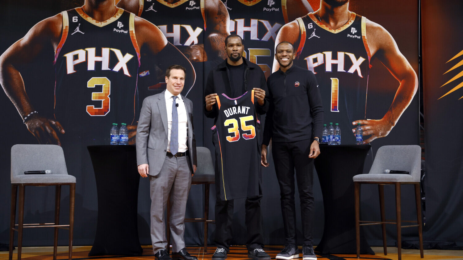Kevin Durant: Phoenix Suns acquire Kevin Durant from the Brooklyn
