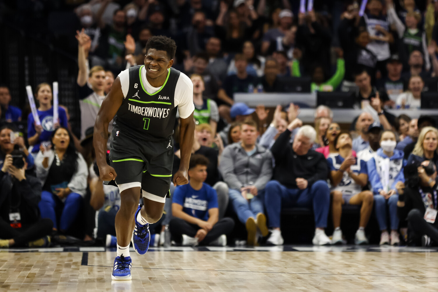 NBA: Timberwolves, Anthony Edwards Agree to 5-Year, $207 Million