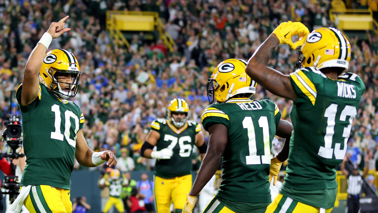 Thursday Night Football Betting Primer: Expert Picks & Predictions (Lions  vs. Packers)