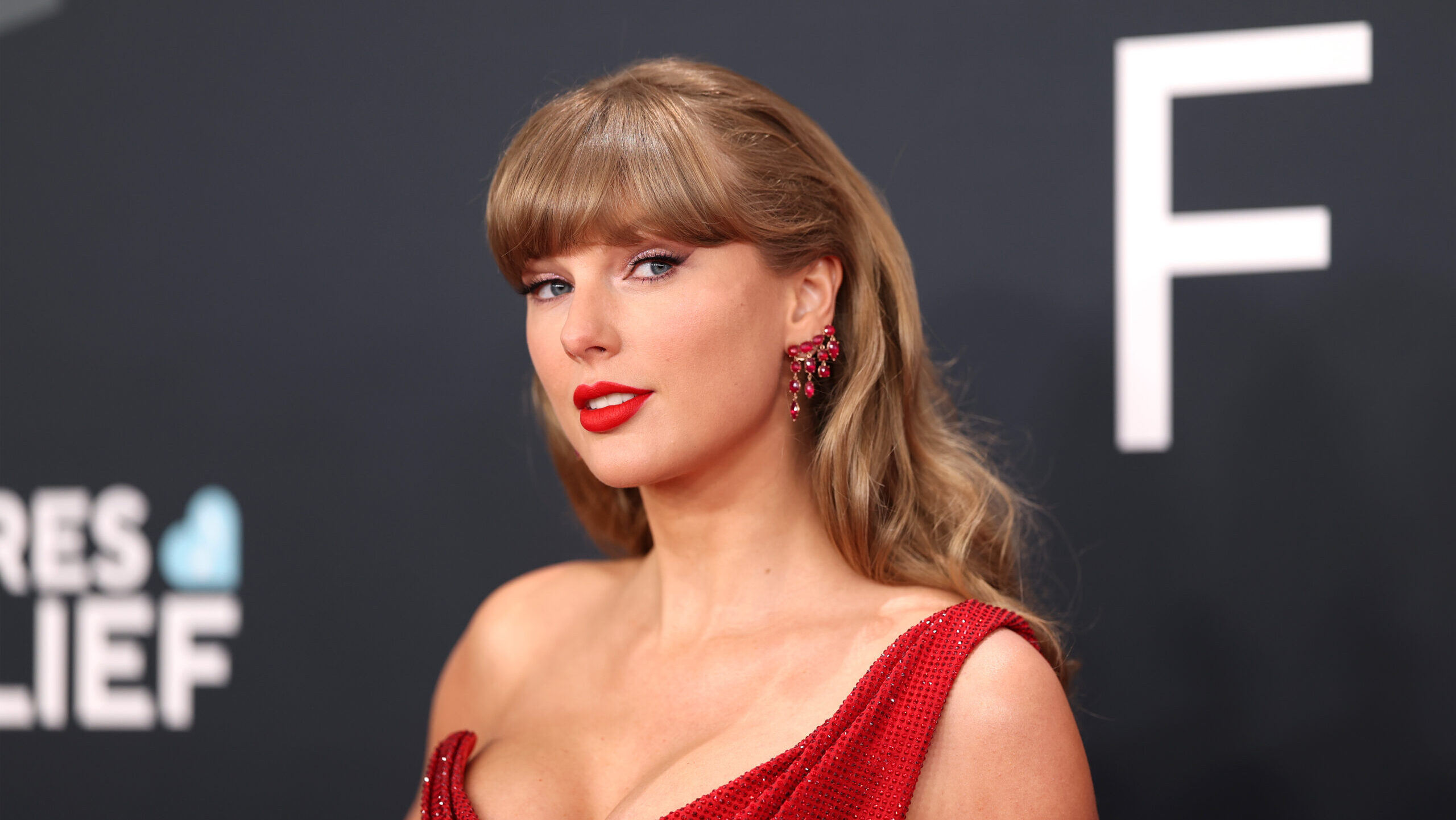 Taylor Swift Becomes One of Songwriters Hall of Fame's Youngest